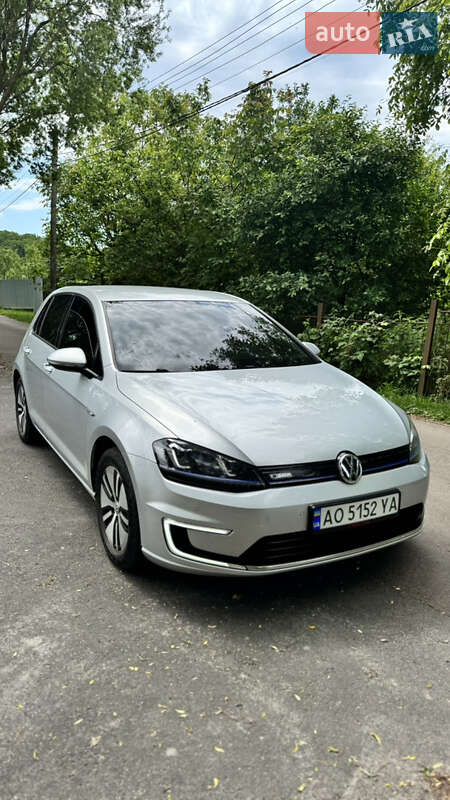 Volkswagen e-Golf 2015