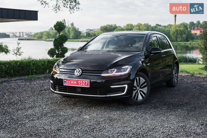 Хэтчбек Volkswagen e-Golf 2018 в 