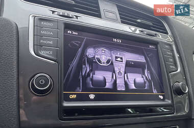 Хэтчбек Volkswagen e-Golf 2015 в 