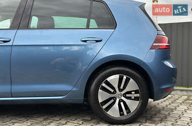 Хетчбек Volkswagen e-Golf 2015 в 