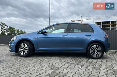 Хетчбек Volkswagen e-Golf 2015 в 