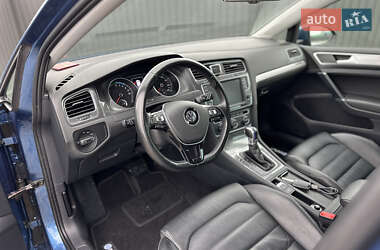Хетчбек Volkswagen e-Golf 2015 в 