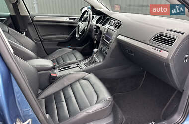 Хетчбек Volkswagen e-Golf 2015 в 