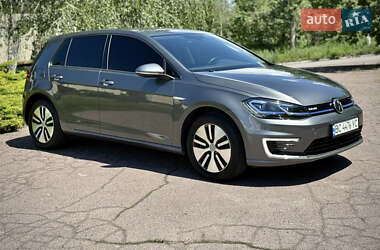 Хэтчбек Volkswagen e-Golf 2019 в 