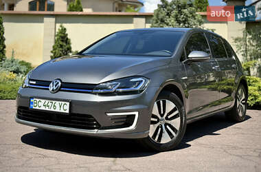 Хэтчбек Volkswagen e-Golf 2019 в 