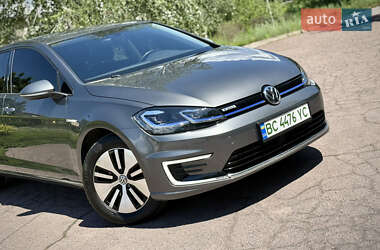 Хэтчбек Volkswagen e-Golf 2019 в 