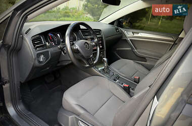 Хэтчбек Volkswagen e-Golf 2019 в 