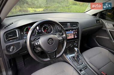 Хэтчбек Volkswagen e-Golf 2019 в 
