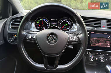 Хэтчбек Volkswagen e-Golf 2019 в 