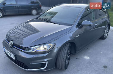 Хэтчбек Volkswagen e-Golf 2018 в 