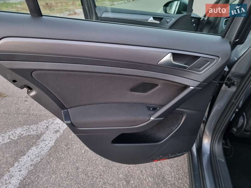 Хетчбек Volkswagen e-Golf 2018 в Кропивницькому