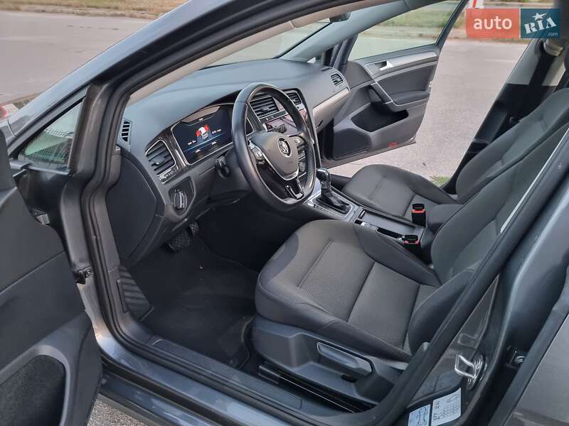 Хетчбек Volkswagen e-Golf 2018 в Кропивницькому