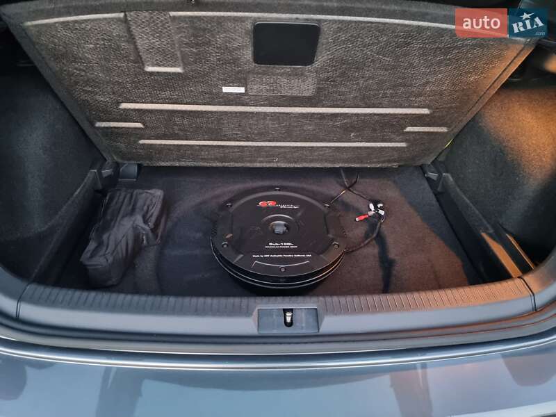 Хетчбек Volkswagen e-Golf 2018 в Кропивницькому