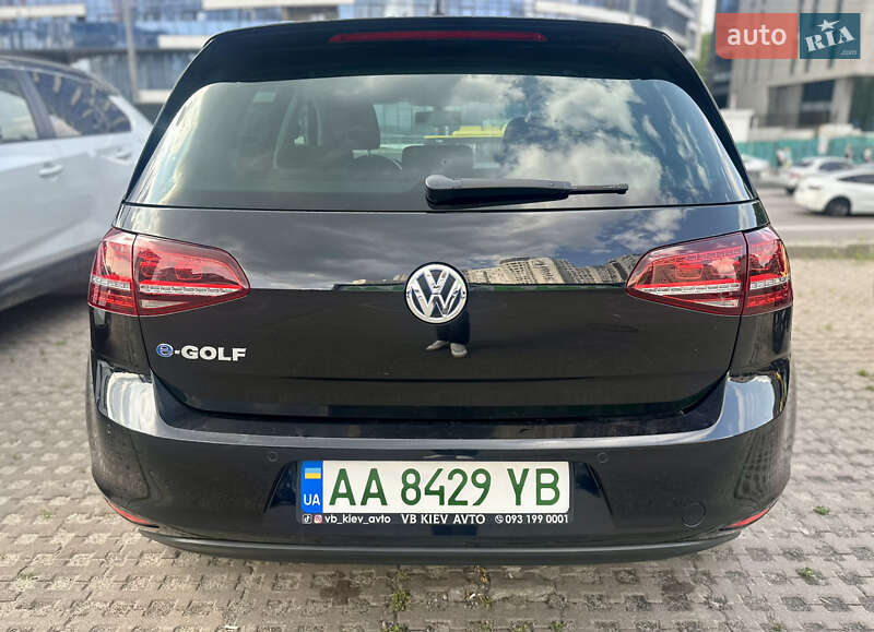 Хетчбек Volkswagen e-Golf 2015 в Києві