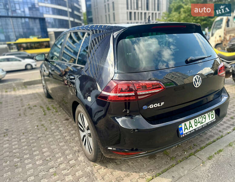 Хетчбек Volkswagen e-Golf 2015 в Києві