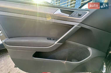 Хэтчбек Volkswagen e-Golf 2015 в 