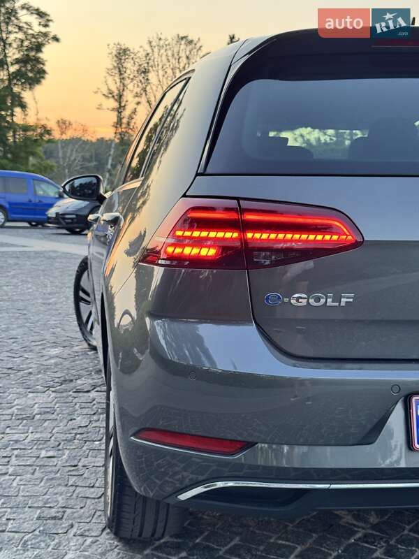 Хетчбек Volkswagen e-Golf 2019 в Дніпрі