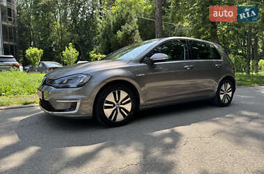 Хэтчбек Volkswagen e-Golf 2015 в 