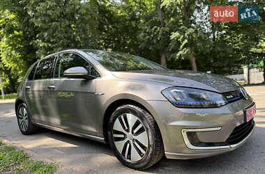Хэтчбек Volkswagen e-Golf 2015 в 