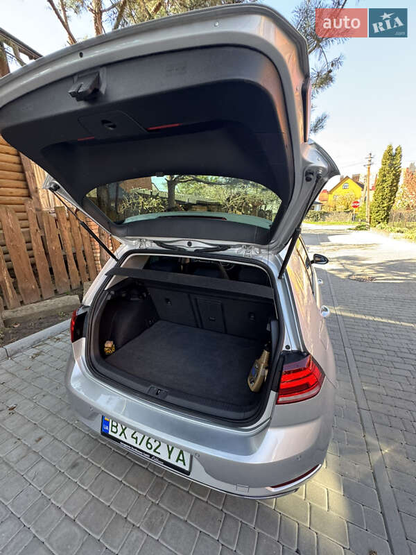 Хэтчбек Volkswagen e-Golf 2019 в Хмельницком