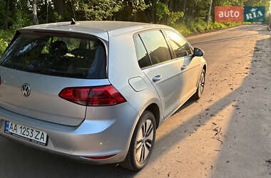 Хетчбек Volkswagen e-Golf 2016 в 