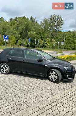 Хетчбек Volkswagen e-Golf 2015 в Львові