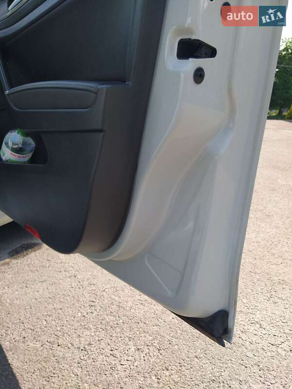 Хэтчбек Volkswagen e-Golf 2014 в Шептицькому