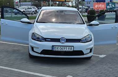 Хетчбек Volkswagen e-Golf 2016 в 