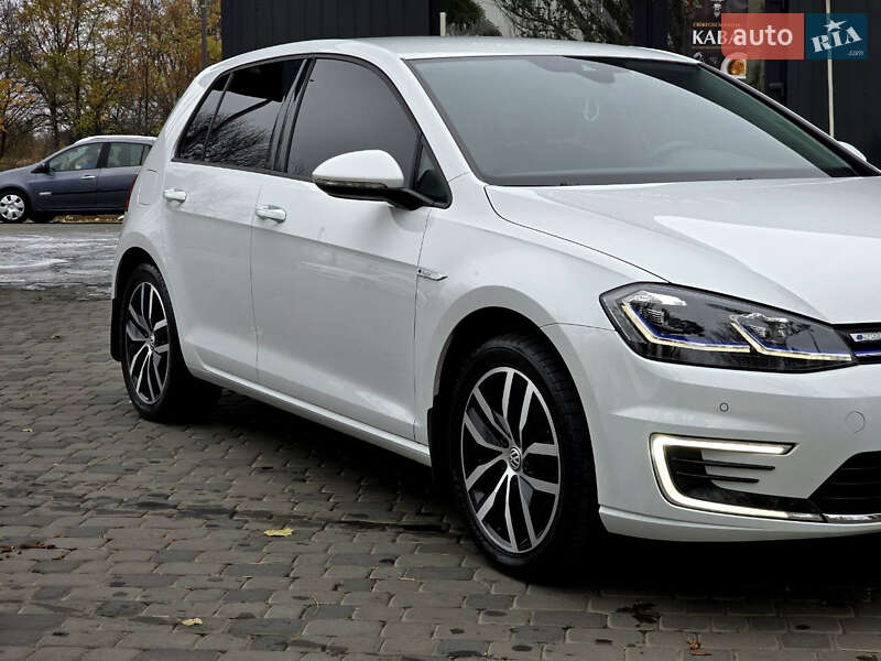 Хэтчбек Volkswagen e-Golf 2020 в Першотравенске
