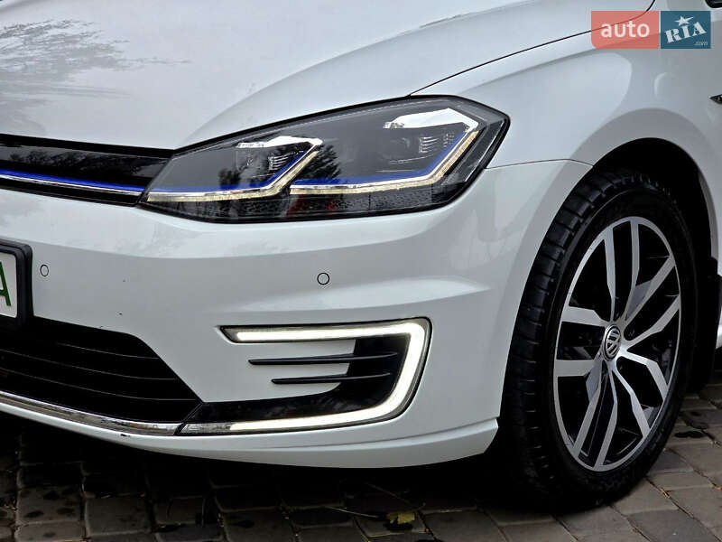 Хэтчбек Volkswagen e-Golf 2020 в Першотравенске
