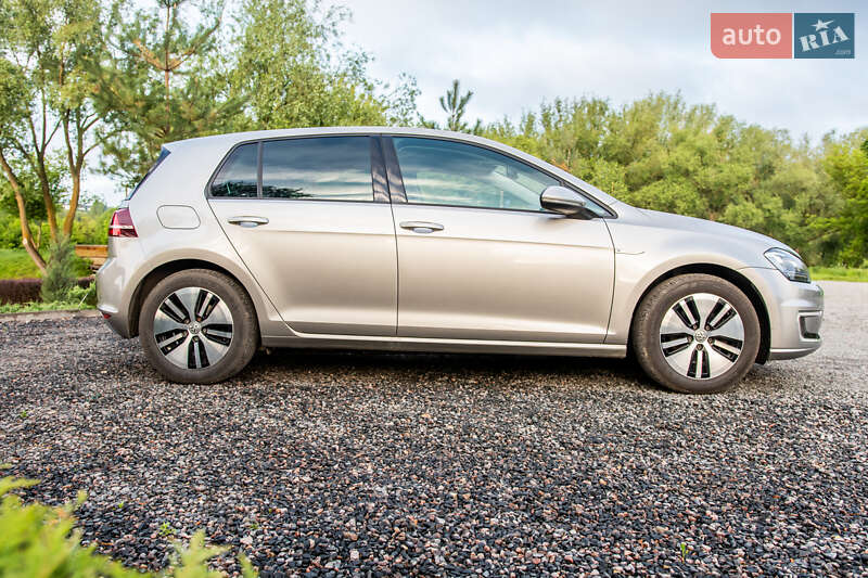 Хетчбек Volkswagen e-Golf 2016 в Умані