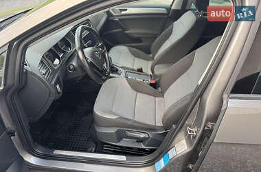 Хэтчбек Volkswagen e-Golf 2015 в 