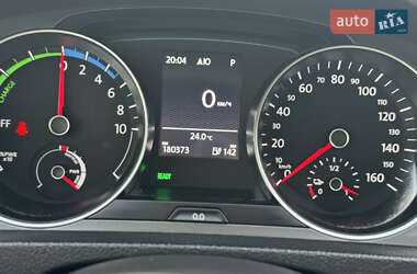 Хэтчбек Volkswagen e-Golf 2015 в 