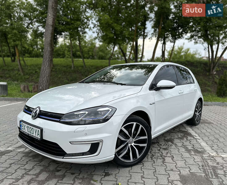 Хэтчбек Volkswagen e-Golf 2018 в 