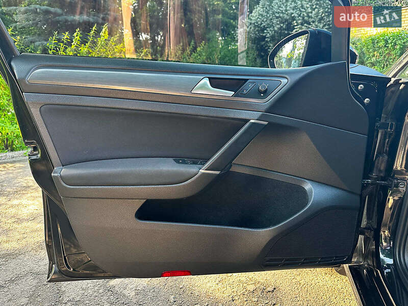 Хетчбек Volkswagen e-Golf 2017 в Києві фото 10 Хетчбек Volkswagen e-Golf 2017 в Києві