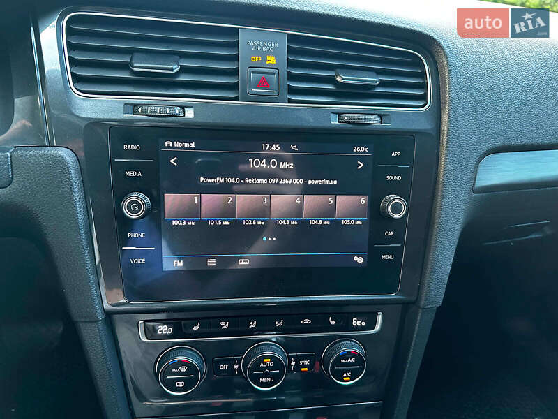 Хетчбек Volkswagen e-Golf 2017 в Києві фото 14 Хетчбек Volkswagen e-Golf 2017 в Києві