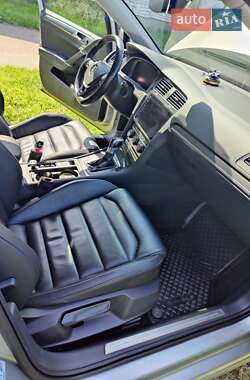 Хэтчбек Volkswagen e-Golf 2018 в 