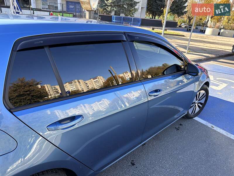 Хэтчбек Volkswagen e-Golf 2016 в Львове