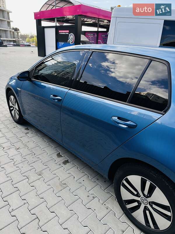 Хэтчбек Volkswagen e-Golf 2016 в Львове