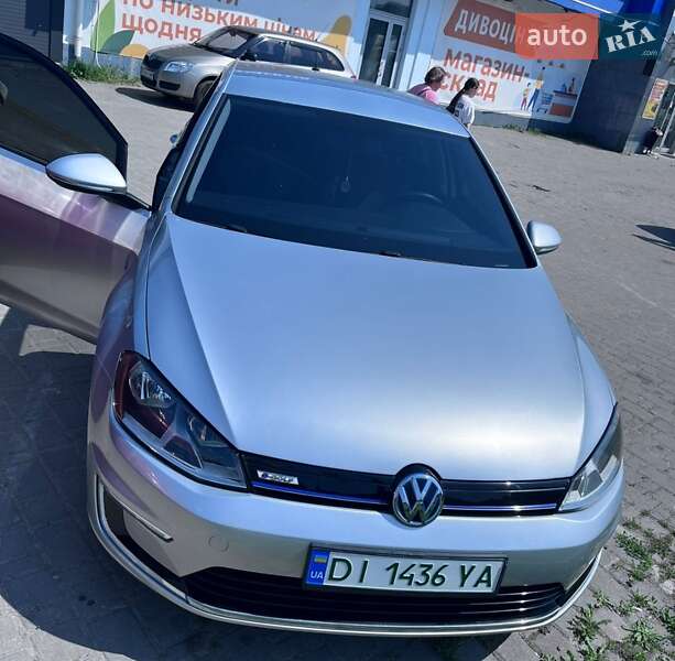 Volkswagen e-Golf 2015