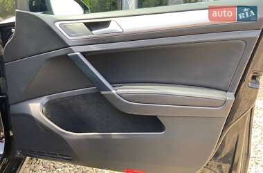 Хэтчбек Volkswagen e-Golf 2016 в 