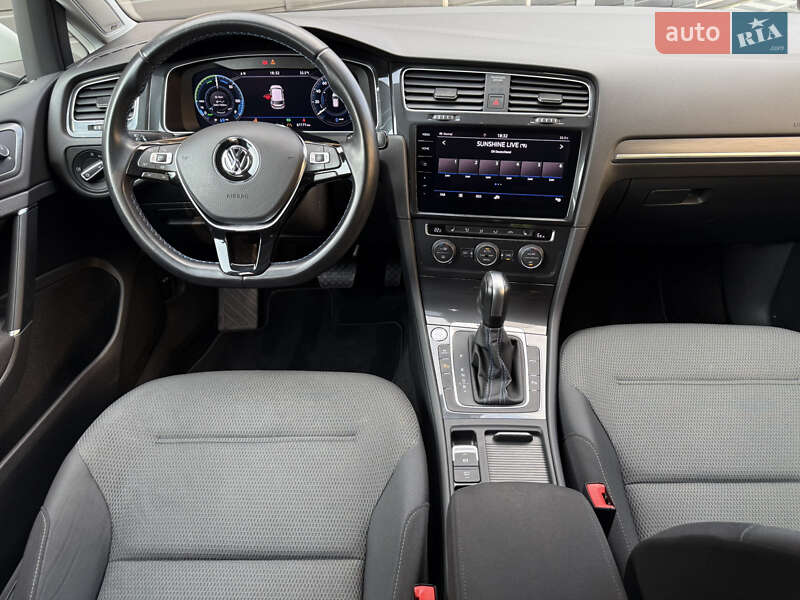 Хетчбек Volkswagen e-Golf 2020 в Мукачевому