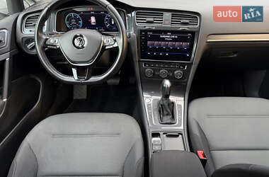 Хэтчбек Volkswagen e-Golf 2020 в 