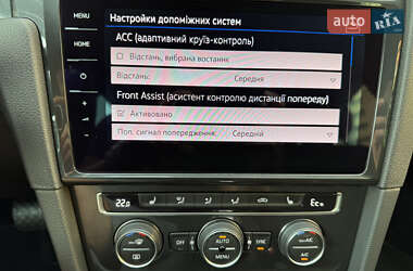 Хэтчбек Volkswagen e-Golf 2020 в 