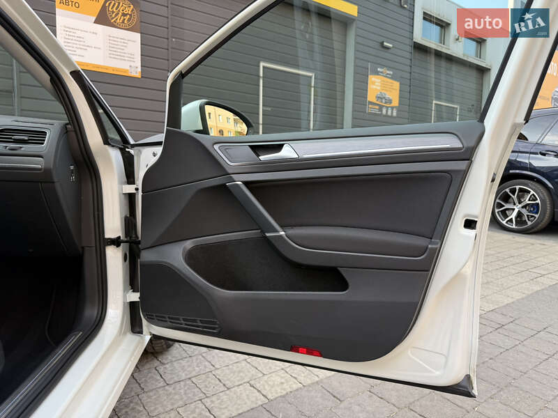 Хетчбек Volkswagen e-Golf 2020 в Мукачевому