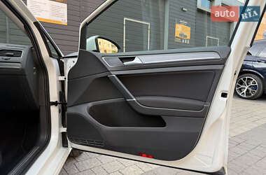 Хэтчбек Volkswagen e-Golf 2020 в 