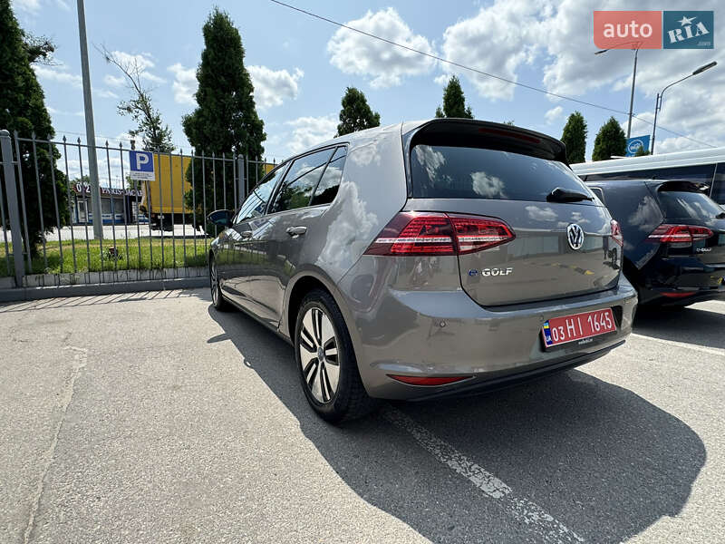 Volkswagen e-Golf 2015