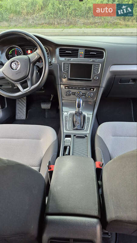 Хэтчбек Volkswagen e-Golf 2016 в Умани