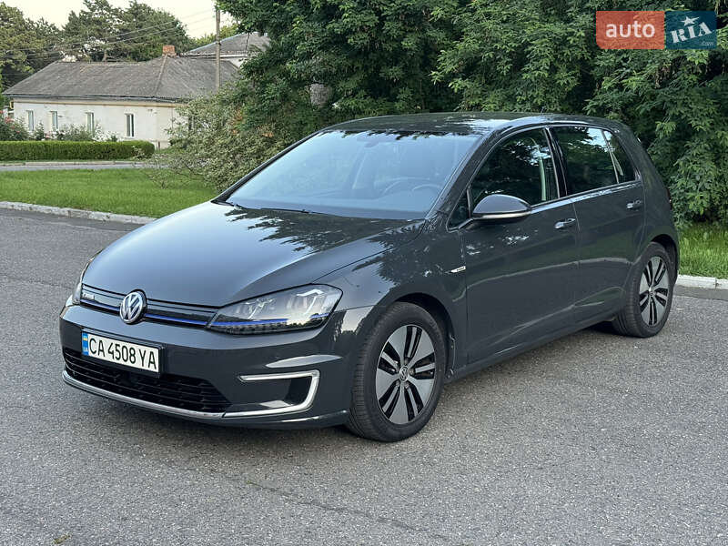 Volkswagen e-Golf 2015