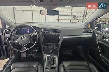 Хэтчбек Volkswagen e-Golf 2017 в 